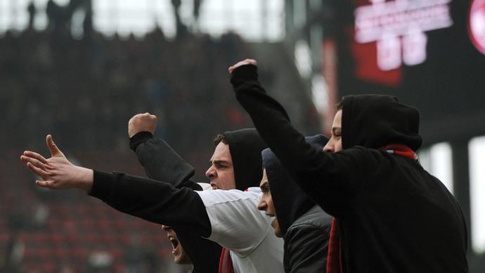 1400 de huligani britanici sunt obligaţi să-şi predea paşapoartele. Ei nu vor putea participa la meciurile Angliei din Brazilia 261860