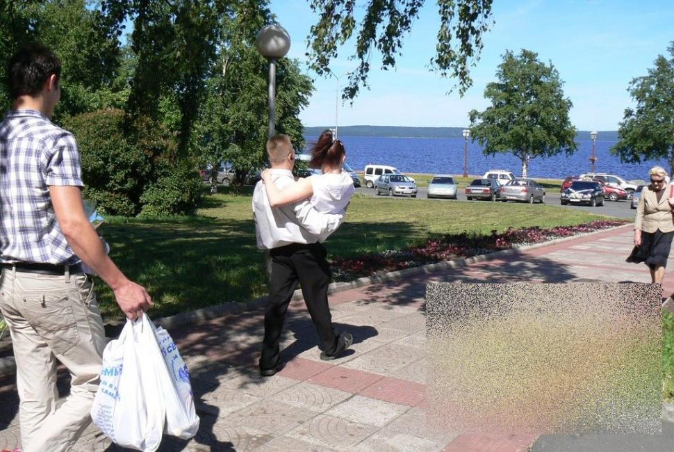 La nunta asta invitaţii s-au îmbrăcat mai elegant decât mirii. Cum a venit ginerele şi cum a arătat MIREASA în ziua cea mare 261952