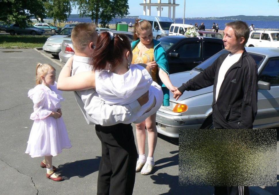 La nunta asta invitaţii s-au îmbrăcat mai elegant decât mirii. Cum a venit ginerele şi cum a arătat MIREASA în ziua cea mare 261953