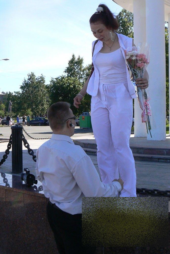 La nunta asta invitaţii s-au îmbrăcat mai elegant decât mirii. Cum a venit ginerele şi cum a arătat MIREASA în ziua cea mare 261958