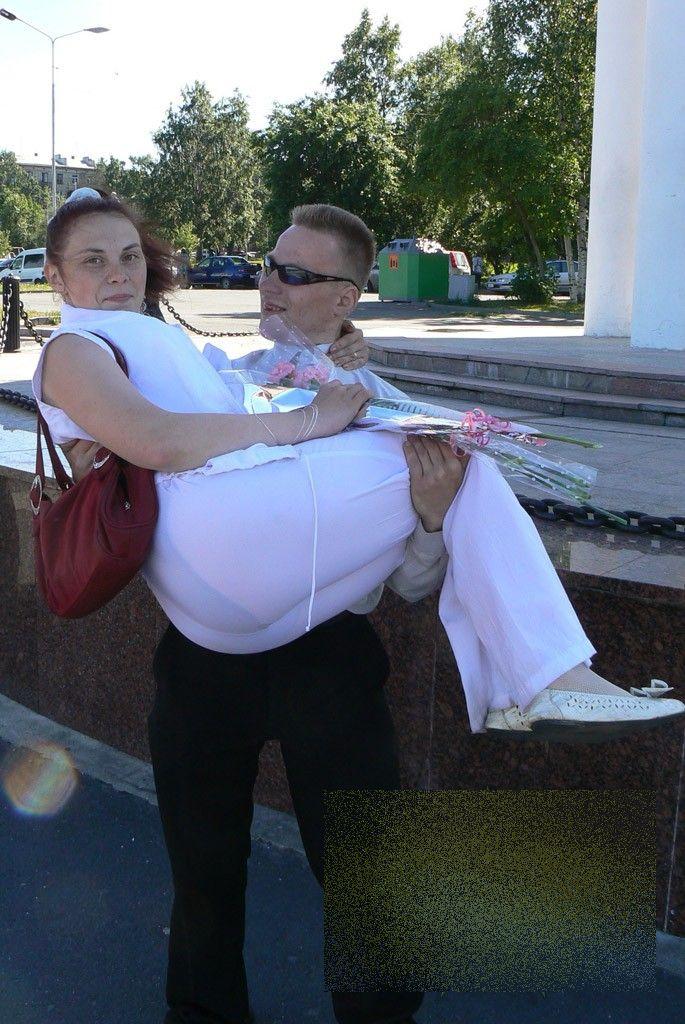 La nunta asta invitaţii s-au îmbrăcat mai elegant decât mirii. Cum a venit ginerele şi cum a arătat MIREASA în ziua cea mare 261959