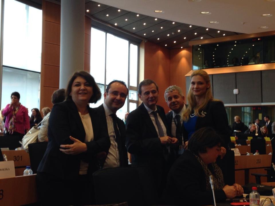 &quot;Selfie-uri&quot; de Bruxelles. Cum fuzionează PNL-ul cu PMP-ul şi PDL-ul în Parlamentul European