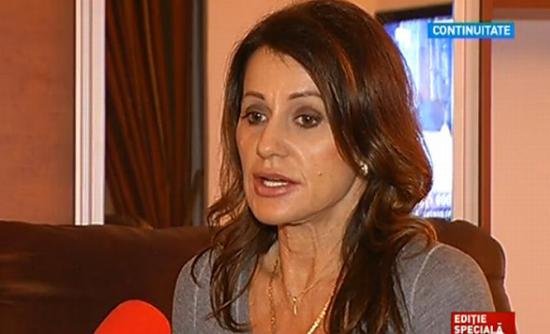 Simona Halep, felicitată de Nadia Comăneci