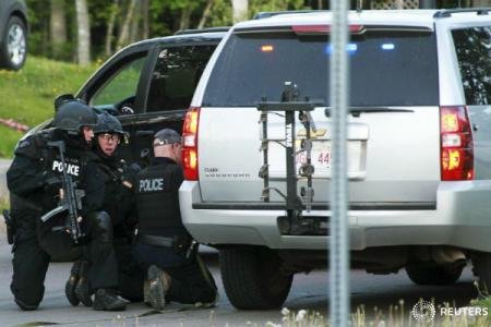 VIDEO! Canada. Trei polițiști uciși de un atacator înarmat, autorul este căutat 