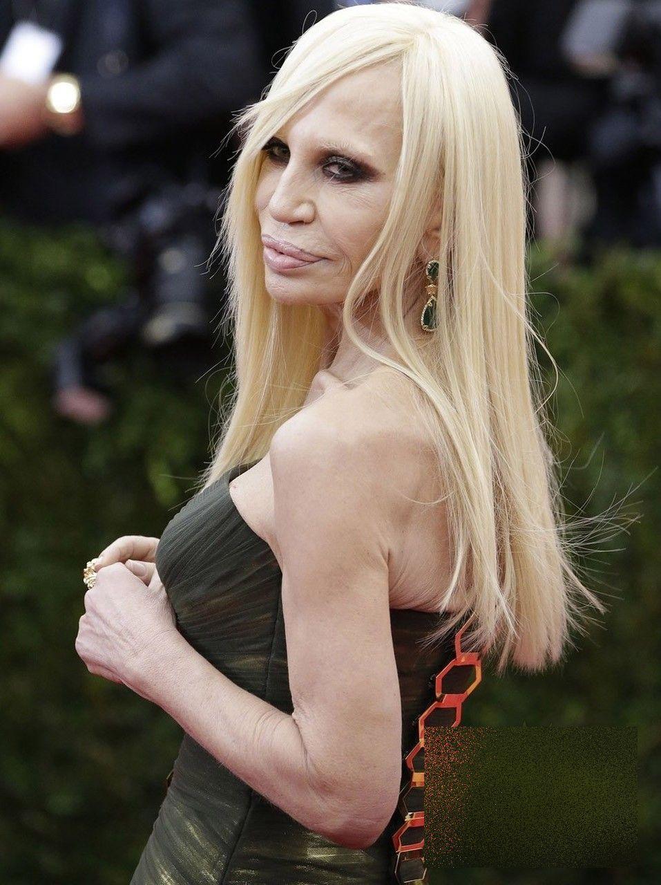 Când simţul penibilului este complet ATROFIAT. Cum arată femeia care a ŞOCAT pe covorul roşu 262531