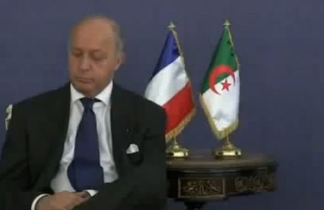 Gafa magistrală comisă de un ministru francez. Imaginile cu el fac furori pe internet