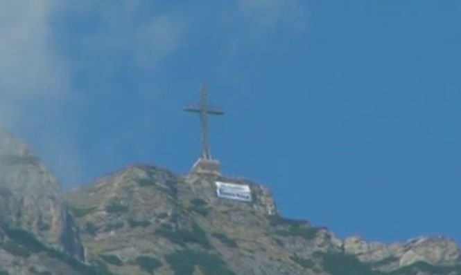 Simona Halep, omagiată în inima munţilor! Un mesaj de mulţumire a fost montat chiar sub Crucea din Vârful Caraiman