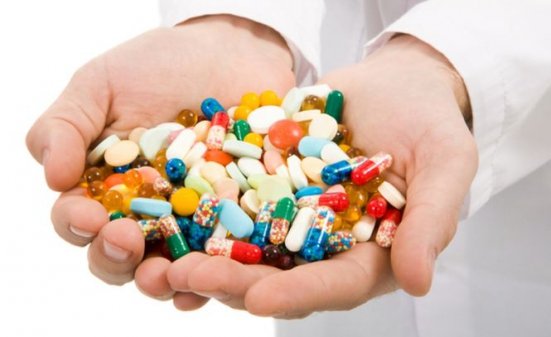 Mii de cutii de medicamente contrafăcute, vândute românilor. Produsele, comercializare prin telefon sau pe internet