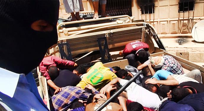 Militanţii suniţi au EXECUTAT 1700 de soldaţi irakieni şi au postat poze cu masacrul 263908