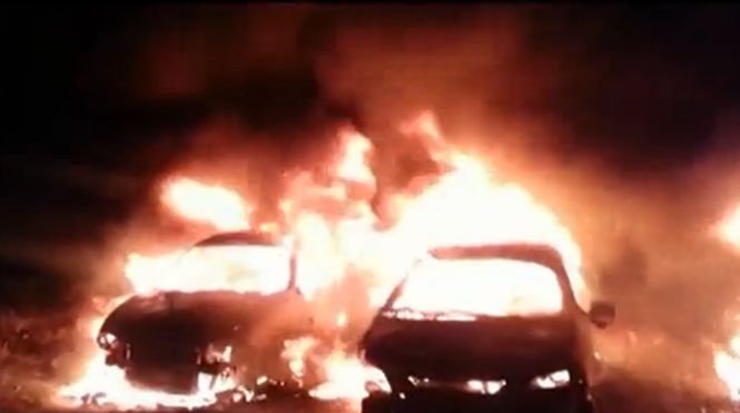 Maşinile unor români, incendiate în Italia