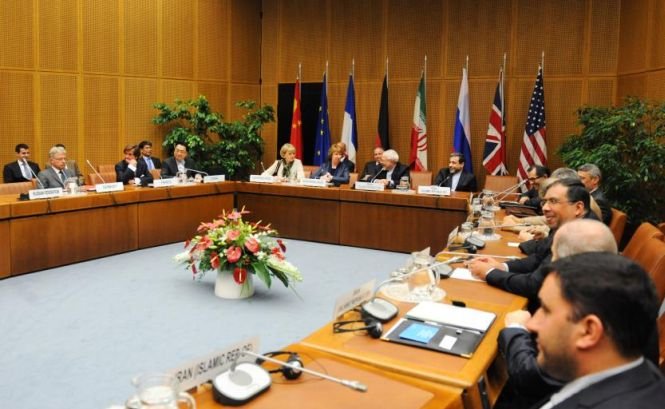 Un acord final pe tema programului nuclear, redactat de Iran şi marile puteri mondiale