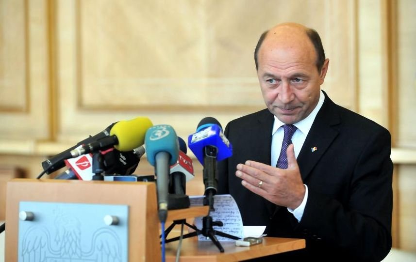 Oprea: SRI nu l-a informat pe preşedintele Băsescu cu privire la scandalul de şantaj