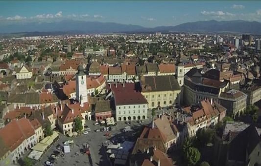 România la înălţime: Sibiu, centrul istoric al unui oraş impregnat cu stil şi arhitectură medievală