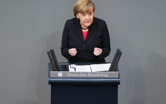 Merkel, despre planul de pace al lui Poroşenko: Este o bună bază pentru soluţionarea politică a conflictului