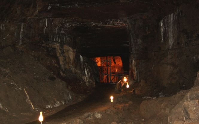 Explozie într-o mină de cupru din Rusia. Patru oameni au murit