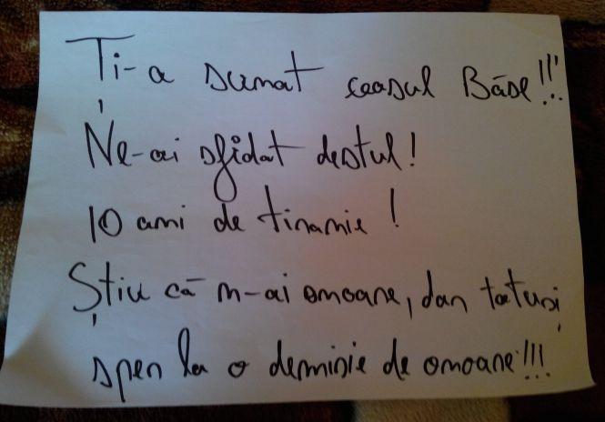 "Nu mai vreau să fii preşedintele ţării mele. Mi-e ruşine cu tine". IMAGINI şi MESAJE trimise pe banipentrubasescu@antena3.ro 264897