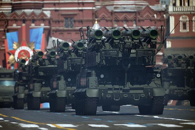 Cum se joacă Vladimir Putin de-a războiul. Toate trupele din centrul Rusiei sunt în alertă maximă