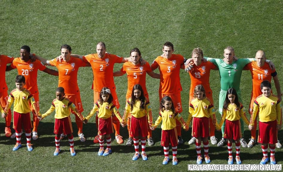 Olanda învinge Chile cu 2-0 şi câştigă grupa B. Spania încheie Cupa Mondială cu o victorie