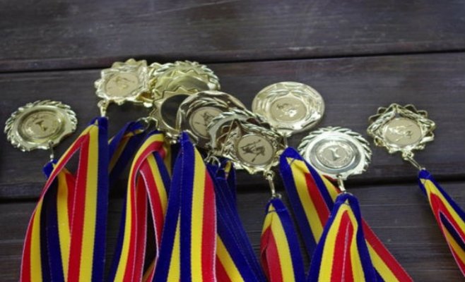 RESPECT pentru copiii de aur ai României. Patru medalii de aur şi una de argint la Balcaniada de Matematică