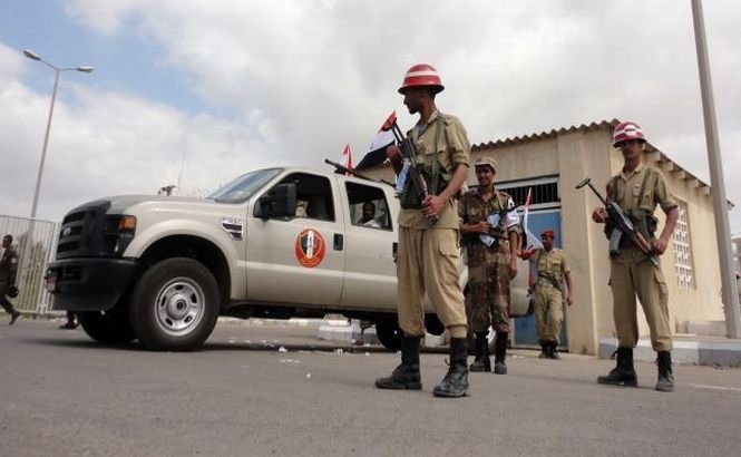 Yemen. Un terorist sinucigaş a atacat o bază militară şi a ucis doi soldaţi