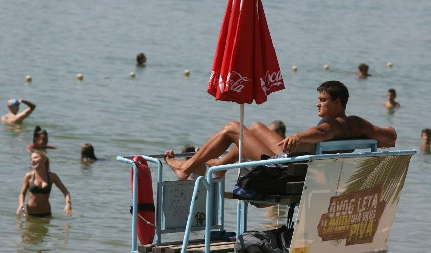 Plajele româneşti, lipsite de salvamari