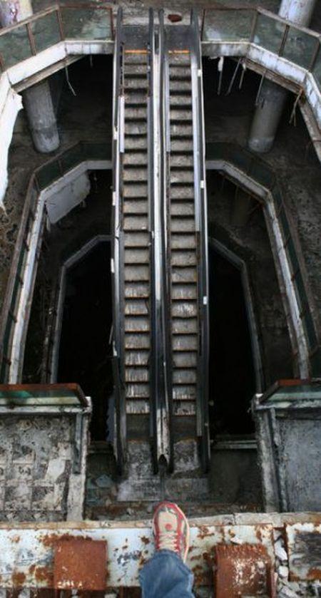 Blestemul celui mai luxos mall. Acum este o ruină, după ce a fost incendiat şi inundat 266090