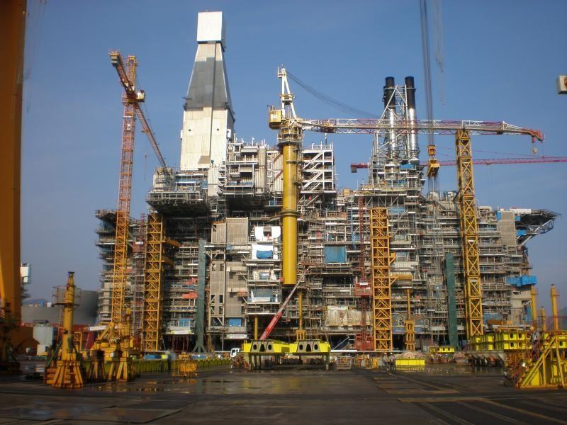 Ruşii inaugurează în câteva zile cea mai mare platformă petrolieră din lume. "Berkut" va opera în regiunea subarctică a Pacificului 266143