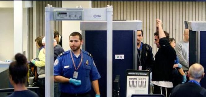 Guvernul american îndeamnă la vigilenţă pe aeroporturile europene: Franţa consolidează securitatea zborurilor către SUA