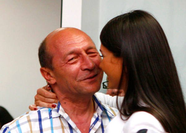 &quot;Nu-mi voi ajuta fiul să intre în politică. Nu e România şi nici fiica lui Băsescu!&quot; Declaraţia unui fost şef de stat