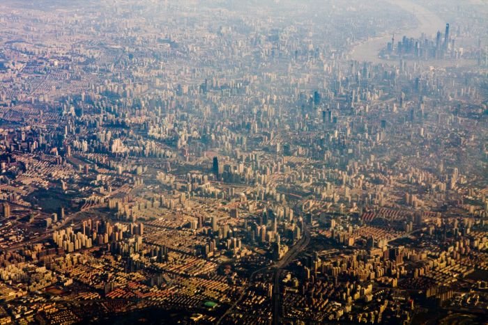 Cum arată cel mai aglomerat oraş din lume, văzut din avion. Aproape 15 milioane de oameni trăiesc aici