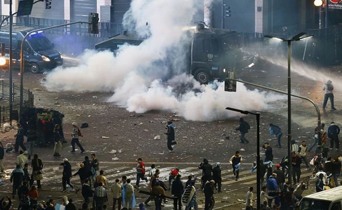 Buenos Aires. Incidente violente între suporterii naţionalei şi poliţişti, după ce Argentina a pierdut finala CM 2014