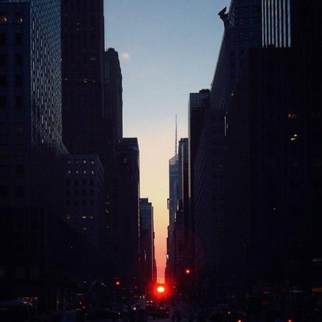Fenomenul spectaculos care i-a fermecat pe americani. "Manhattanhenge", apusul de soare peste zgârie-norii din NY 267893
