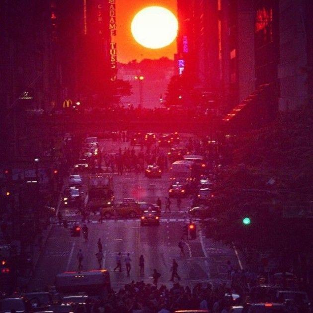 Fenomenul spectaculos care i-a fermecat pe americani. "Manhattanhenge", apusul de soare peste zgârie-norii din NY 267894