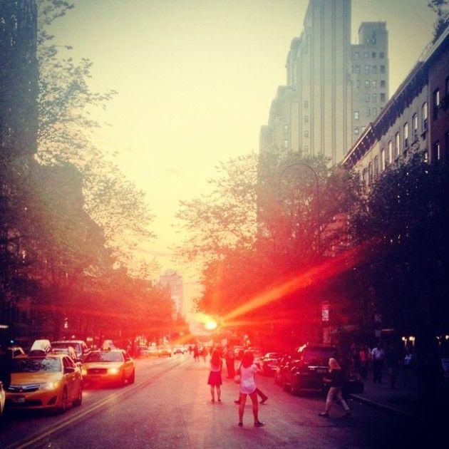 Fenomenul spectaculos care i-a fermecat pe americani. "Manhattanhenge", apusul de soare peste zgârie-norii din NY 267895