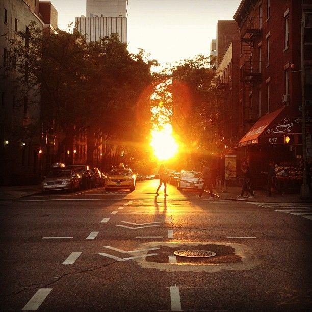 Fenomenul spectaculos care i-a fermecat pe americani. "Manhattanhenge", apusul de soare peste zgârie-norii din NY 267900