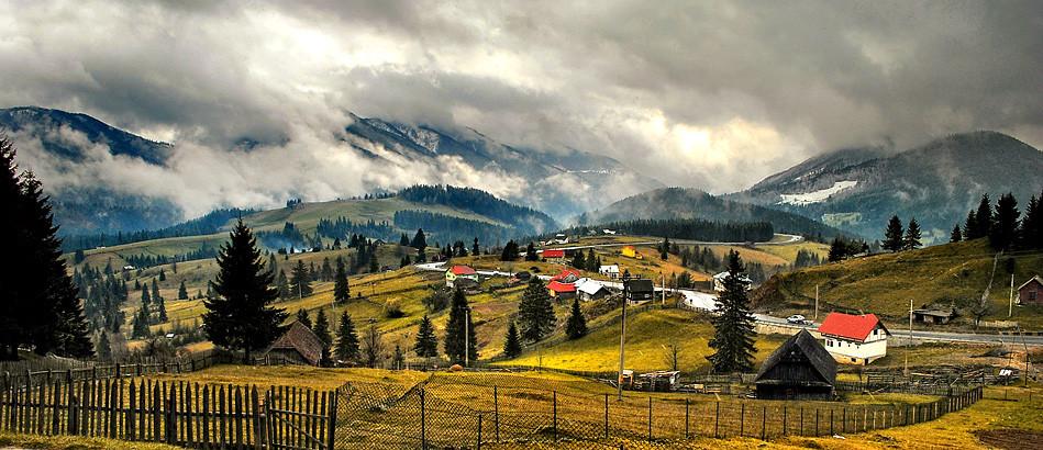 Zece drumuri de POVESTE din România. "Când te uiţi în zare ţi se taie respiraţia" 267917