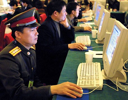 Război invizibil între China şi SUA. Cine are de câştigat din bătălia hackerilor