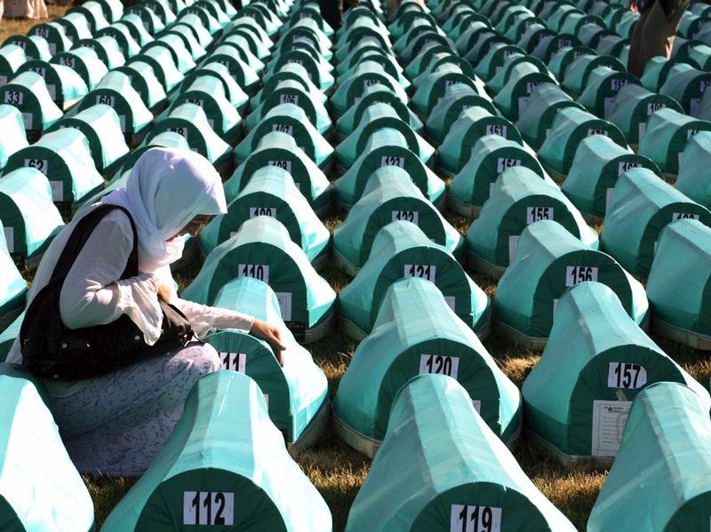 Statul olandez, responsabil civil de MOARTEA a peste 300 de musulmani la Srebreniţa