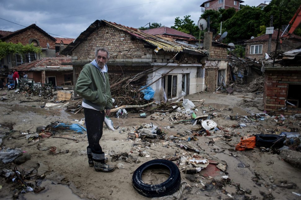 Stare de URGENŢĂ în Bulgaria, din cauza inundaţiilor provocate de ploile abundente