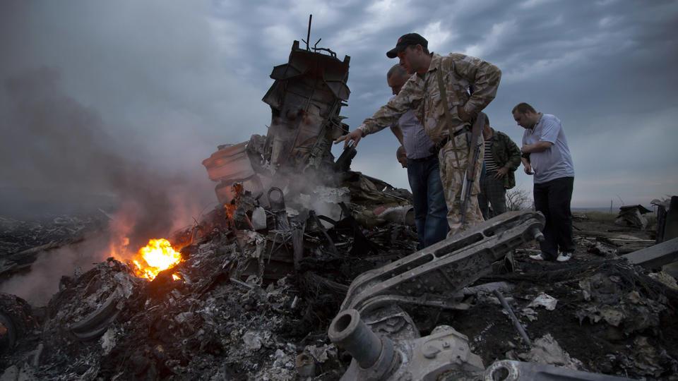 Martori la TRAGEDIA aviatică din Ucraina: "Avionul a EXPLODAT în aer, iar din cer picau cadavrele oamenilor". UNDE a ajuns CUTIA NEAGRĂ 268288