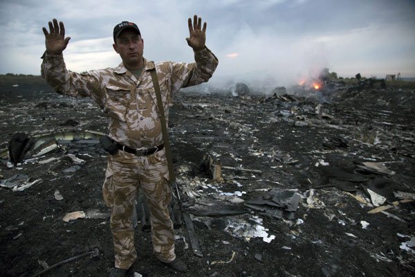 Cutiile negre ale avionului prăbuşit în Ucraina, PREDATE. Ce dovadă au găsit americanii care arată implicarea Rusiei în doborârea aeronavei