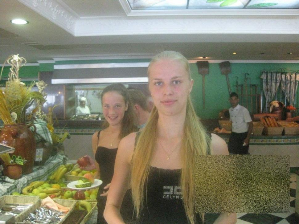 Scandal la Moscova, după apariţia acestor fotografii. Cine este tânăra din imagine şi ce legătură are cu Vladimir Putin 268912