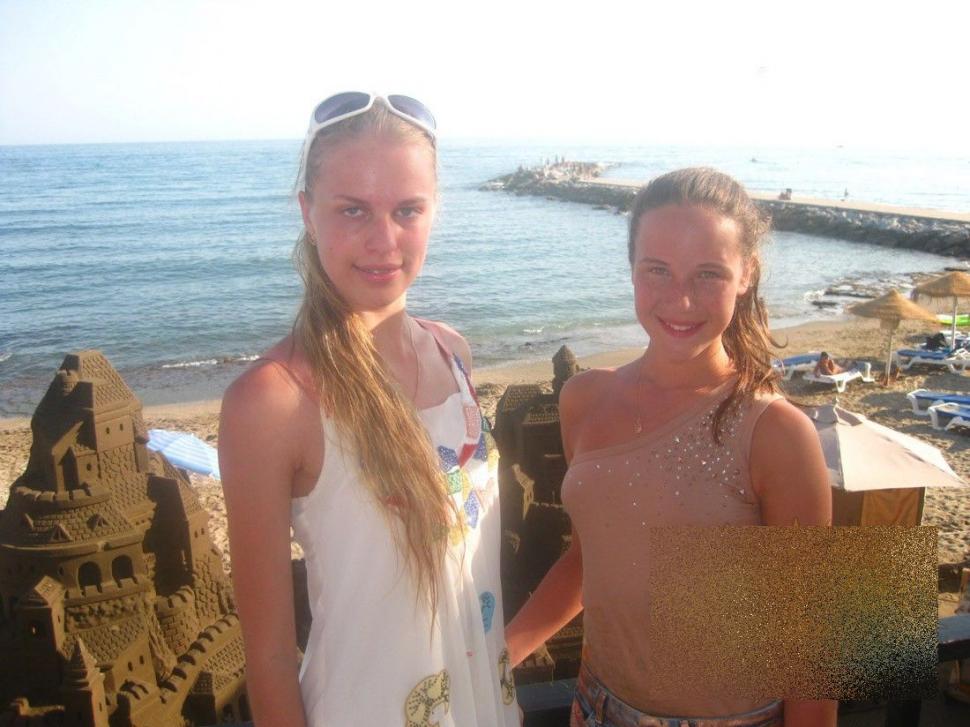 Scandal la Moscova, după apariţia acestor fotografii. Cine este tânăra din imagine şi ce legătură are cu Vladimir Putin 268914