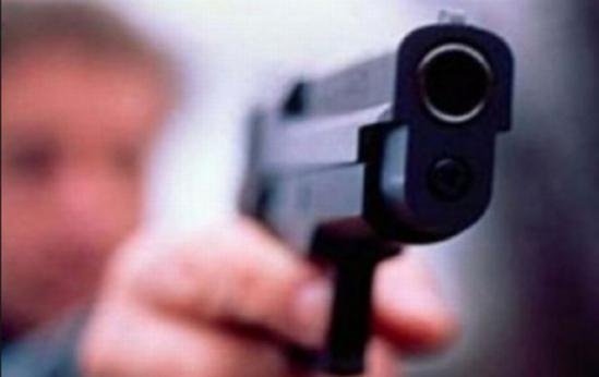 Un poliţist din Ialomiţa a încercat SĂ SE SINUCIDĂ cu arma din dotare