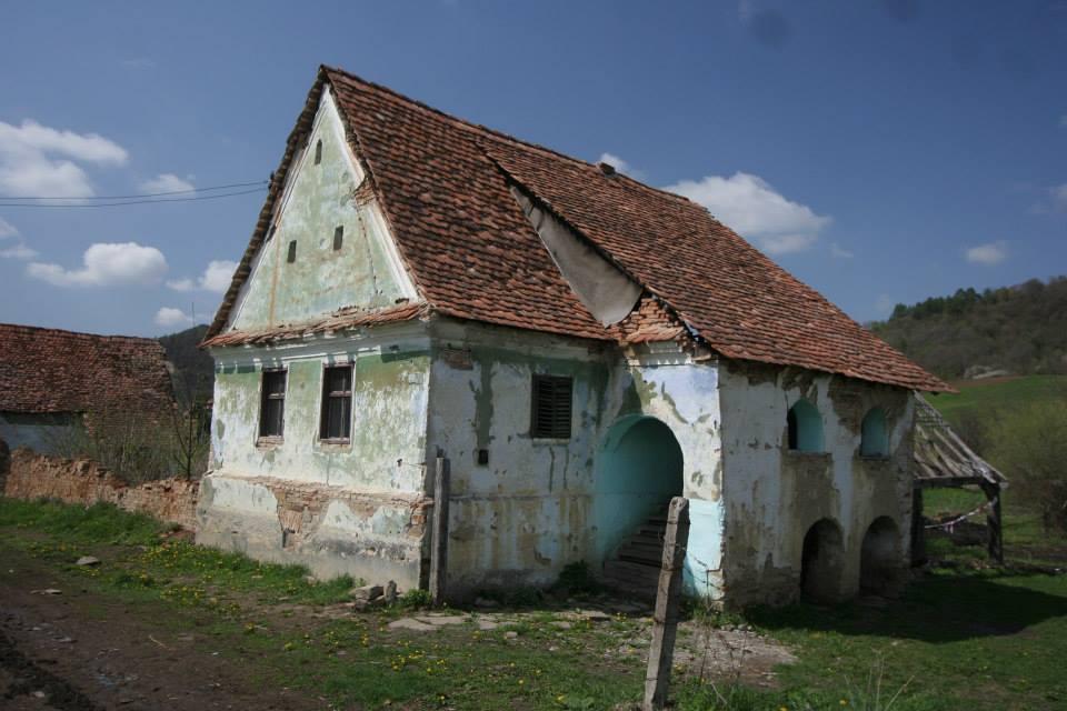 "Cel mai frumos loc din România, pe cale de DISPARIŢIE". Străinii, îngrijoraţi de "strivirea" valorilor 269395