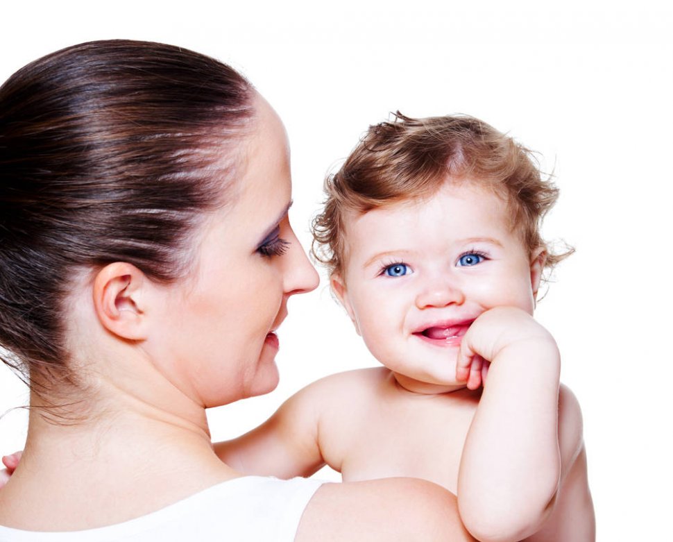 Cum dezvolți inteligența emoțională a bebelușului