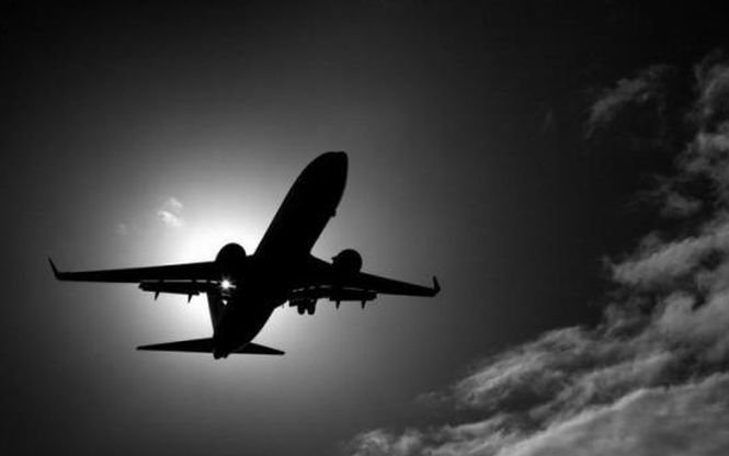 MAE: Nu a fost găsit niciun român pe listele de pasageri ale avionului prăbuşit în Mali