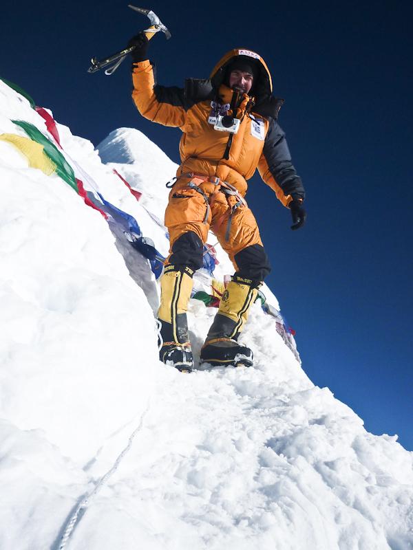 Ascensiunea alpinistului Alex Găvan pe Broad Peak, dedicată luptătorilor anticomunişti  269639