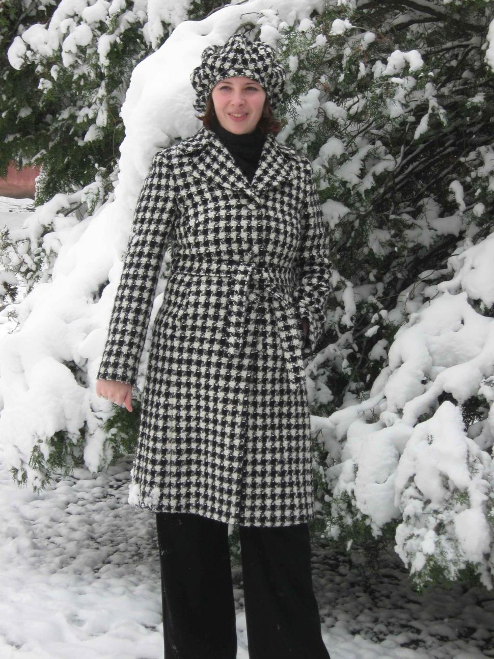 O fabrică de haine din România o îmbracă pe Kate Middleton şi face haine pentru D&amp;G. Ce salarii câştigă angajaţii şi de ce tinerii nu vin la această fabrică 269541