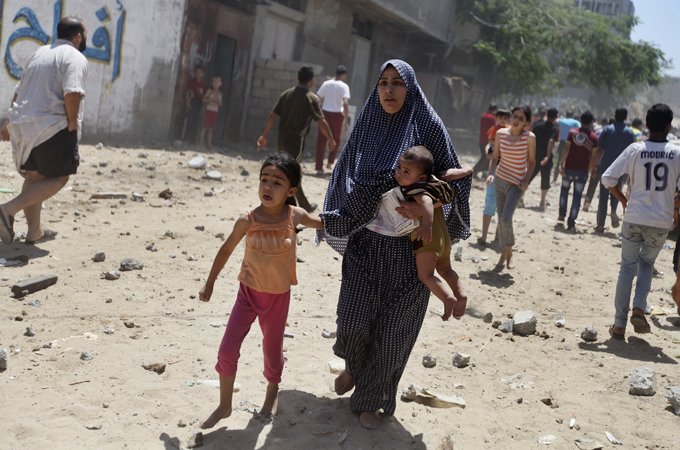 O nouă zi întinată cu sânge nevinovat, în Gaza. Opt copii aflaţi într-un PARC, ucişi într-o puternică explozie